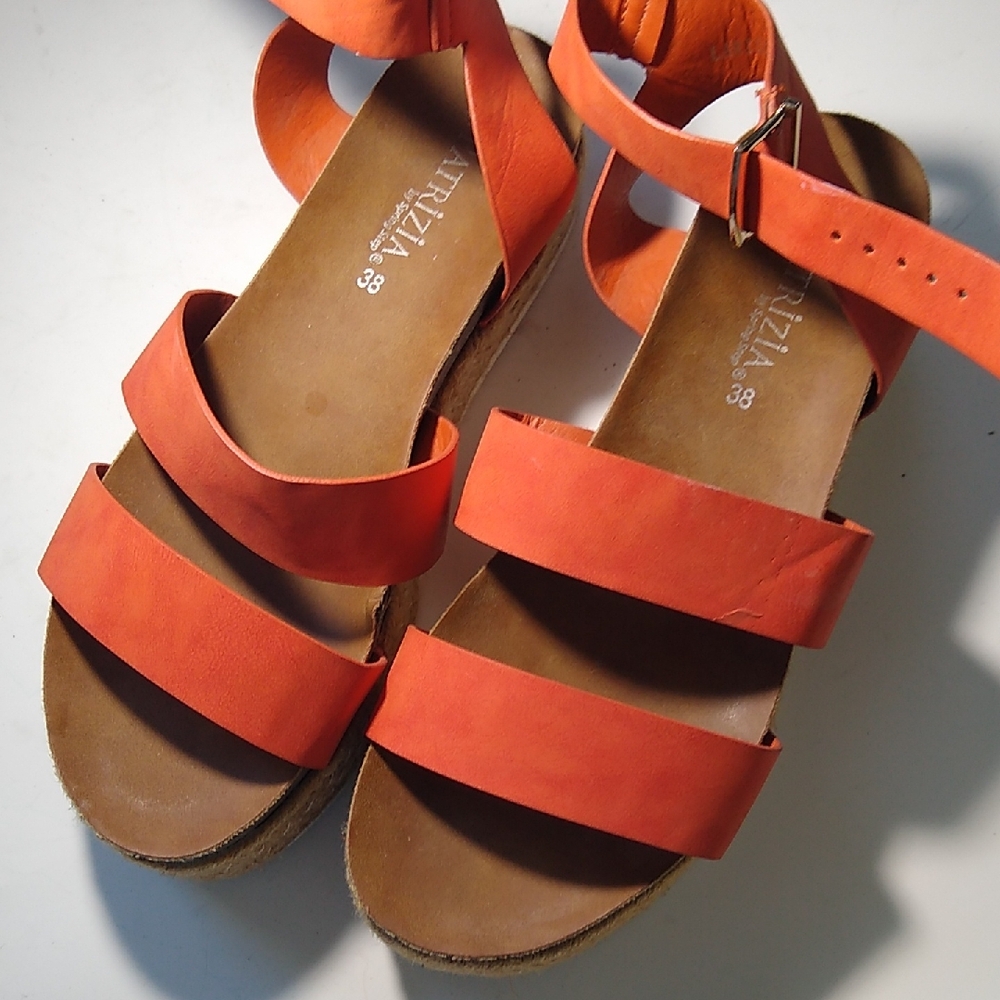 NWOT Patrizia by Spring Step 38 Women's Platform Sandals - Picture 1 of 12